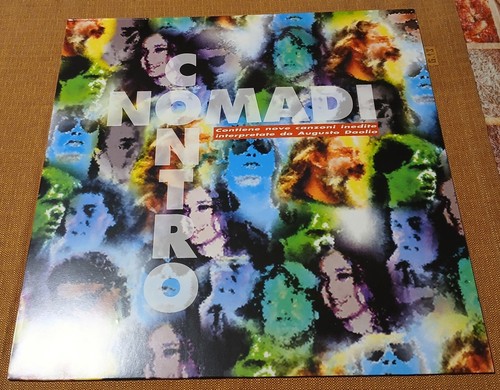 Nomadi contro - -,